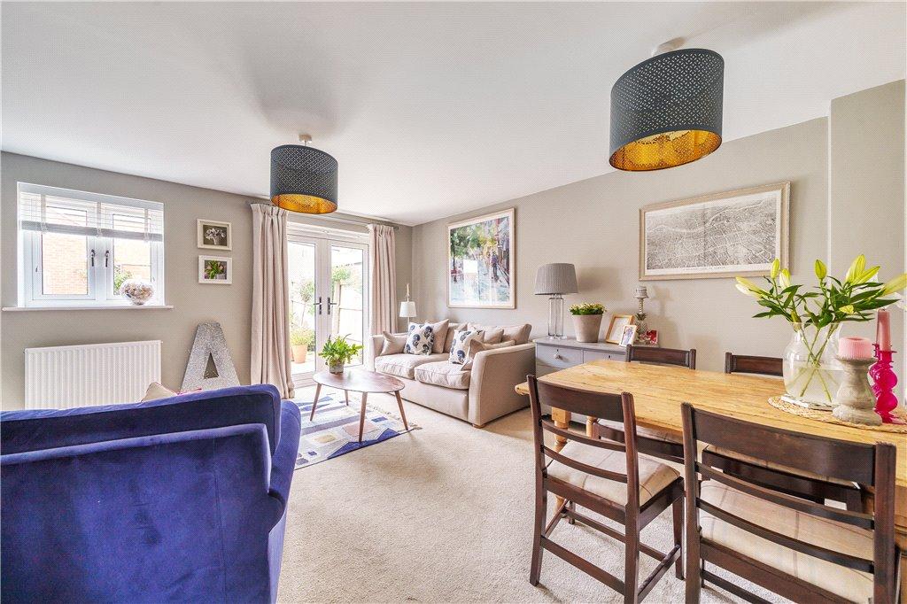 Sitting/Dining Room