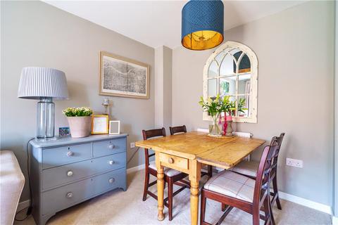 9 Catterick Way, Towcester, NN12 6NX