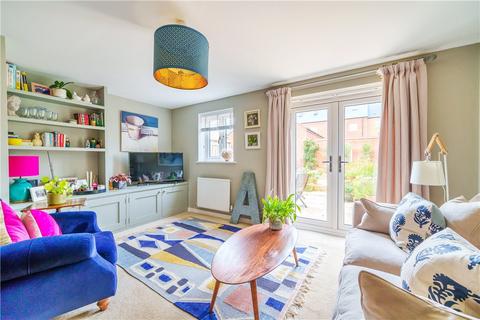 9 Catterick Way, Towcester, NN12 6NX