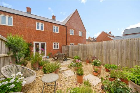 9 Catterick Way, Towcester, NN12 6NX
