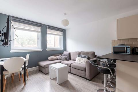2 bedroom flat to rent, 50P – St Leonards Street, Edinburgh, EH8 9RN