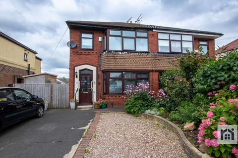 3 bedroom semi-detached house for sale, Sandringham Avenue, Leyland, PR25 4YH