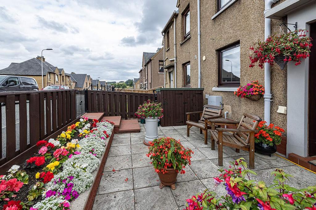 28 Forthill Avenue, Jedburgh TD8 6HJ 2 bed semidetached house £135,000