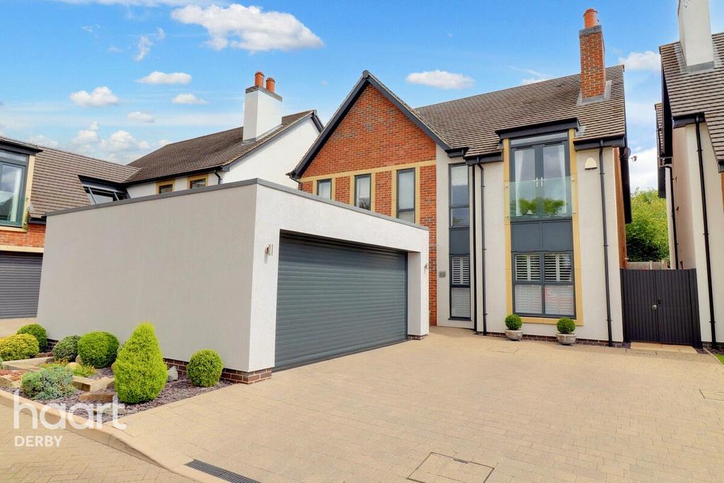 Hollyburn House, Quarndon Heights, Allestree 4 bed detached house for