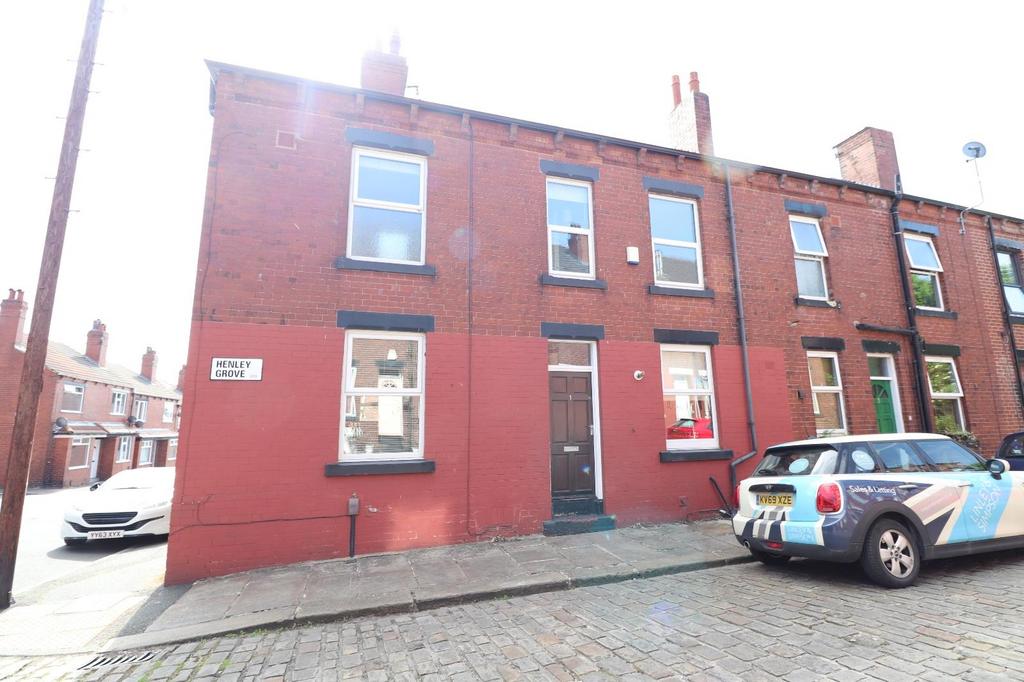 Henley Grove, Leeds, West Yorkshire, UK, LS13 4 bed house £875 pcm (£