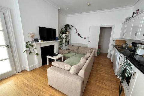 1 bedroom apartment to rent, Buckingham Place, Central