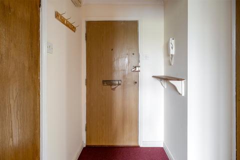 1 bedroom flat for sale, Ladbroke Road, Redhill, Surrey, RH1