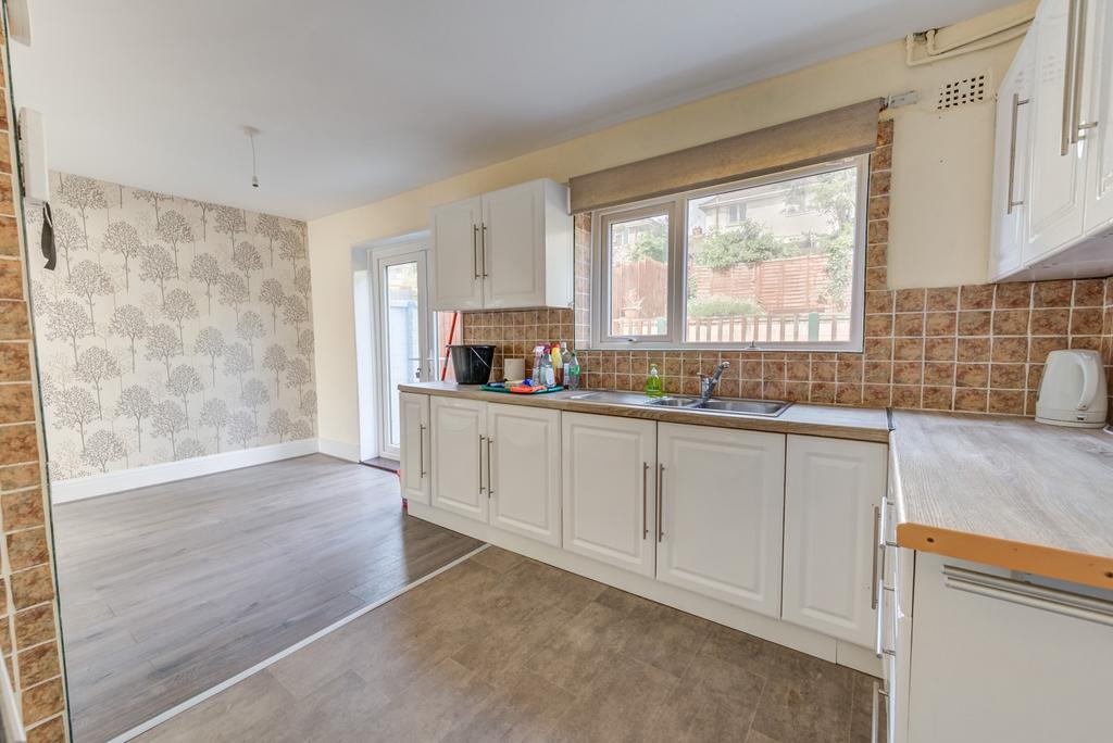 Llandudno Road, Rumney, Cardiff. CF3 3 bed semidetached house for sale