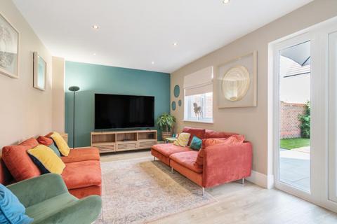 12 Bronte Grove, Arborfield Green, Reading, RG2 9UN