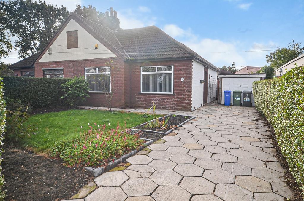 Hale Road, Hale Village, Liverpool, L24 5RD 2 bed semidetached house