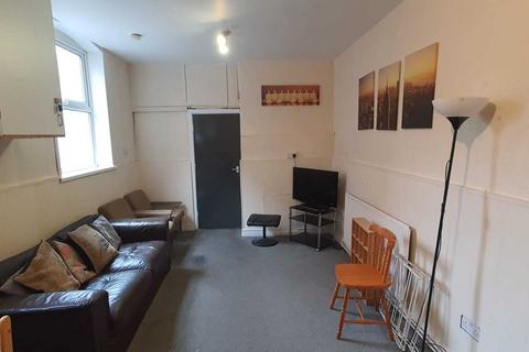 1 bedroom in a house share to rent, 1 Room in Shared House, Westfield Road, Kings Heath, B14 7SU