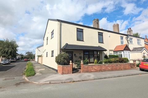 4 bedroom end of terrace house for sale, White Moss Road, Skelmersdale WN8