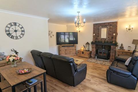 4 bedroom end of terrace house for sale, White Moss Road, Skelmersdale WN8