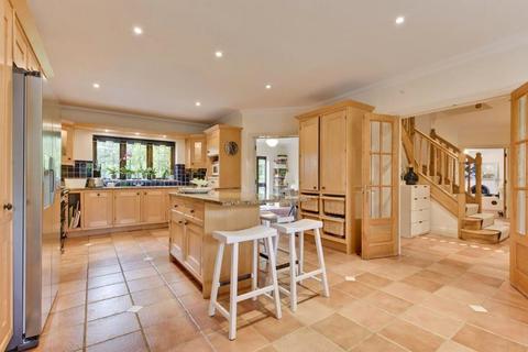 5 bedroom detached house to rent, Woodside Road, Cobham, Surrey, KT11