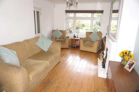 9 Tudor Close, Chessington, KT9 1BL