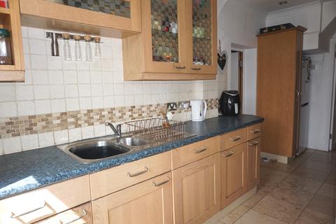 9 Tudor Close, Chessington, KT9 1BL