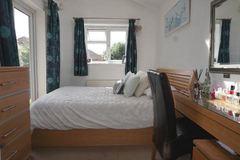 9 Tudor Close, Chessington, KT9 1BL