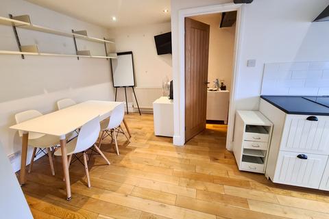 undefined, Colnbrook, Berkshire