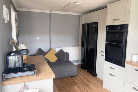 3 bedroom semi-detached house for sale - Depedene Close, Holbury, Southampton, Hampshire, SO45