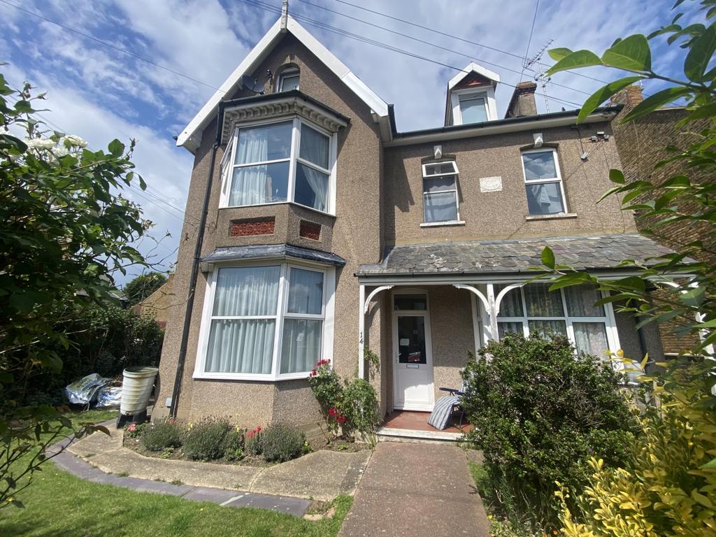 Victoria Park Herne Bay CT6 1 bed apartment £750 pcm (£173 pw)