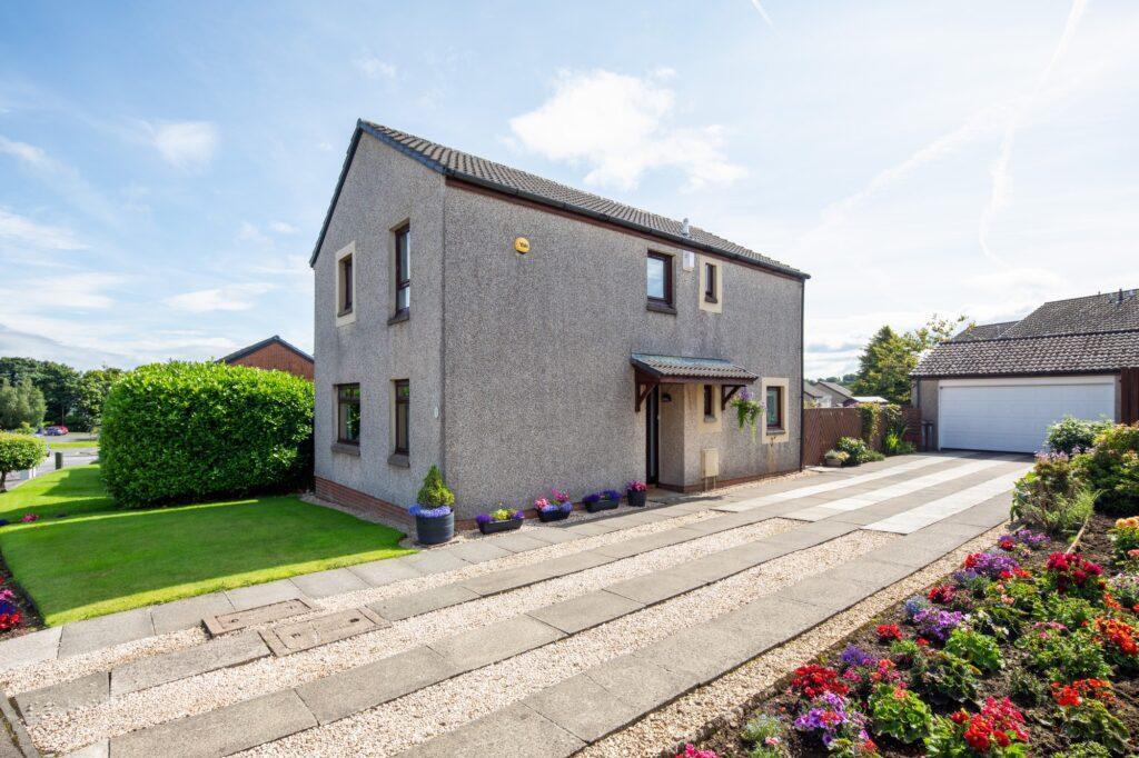 Craigton Drive, Newton Mearns 4 bed detached villa for sale £355,000