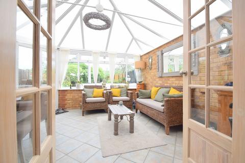 17 Gordon Road, Windsor, SL4 3RG