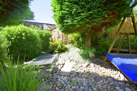 17 Gordon Road, Windsor, SL4 3RG