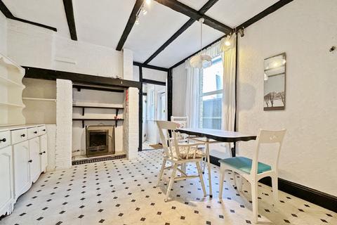 11 Cecil Park, Herne Bay, CT6 6DL