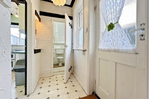 11 Cecil Park, Herne Bay, CT6 6DL