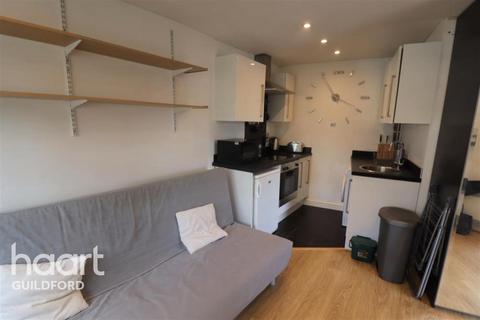 Studio to rent, Millmead Terrace