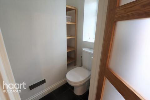 Studio to rent, Millmead Terrace, Guildford