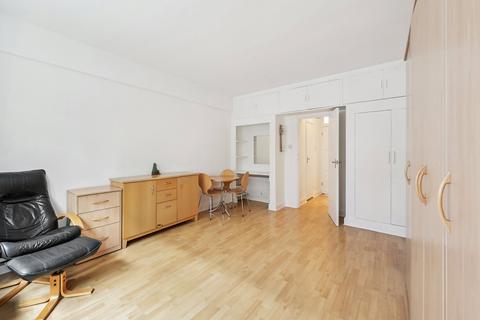 Studio to rent, Charing Cross Road, Covent Garden, WC2H