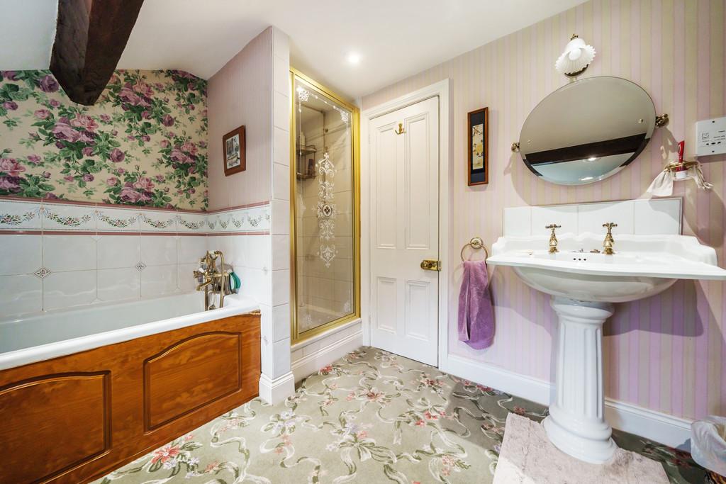 En-suite Bathroom