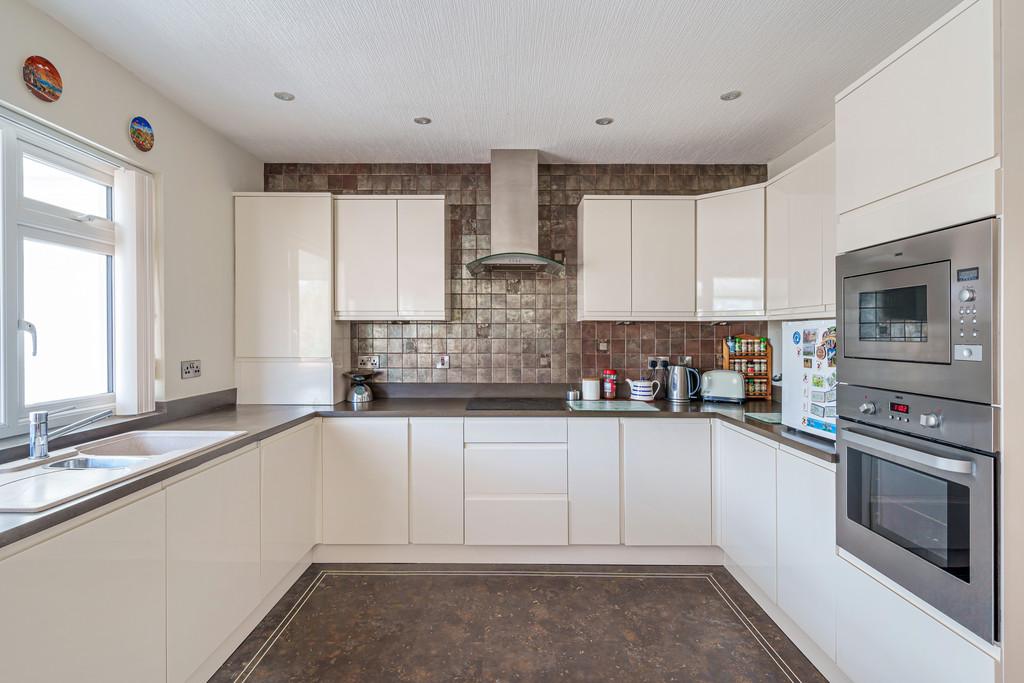 1 St. Johns Avenue, Silverdale, Carnforth, LA5 0SU 3 bed detached