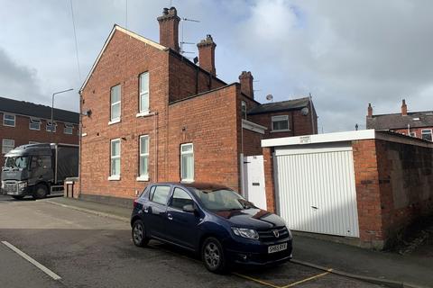 2 bedroom end of terrace house for sale, Station Road, Northwich