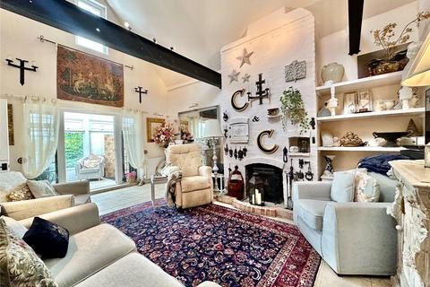 2 bedroom bungalow for sale - Park Lane, Eastbourne, East Sussex, BN21