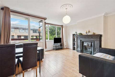 3 bedroom flat to rent, Purcell Street, London