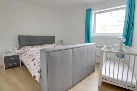 5, Ivy Court, 25 Pasteur Drive, Swindon, SN1 4GJ