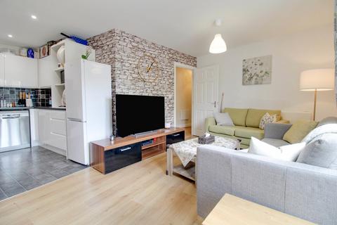 5, Ivy Court, 25 Pasteur Drive, Swindon, SN1 4GJ