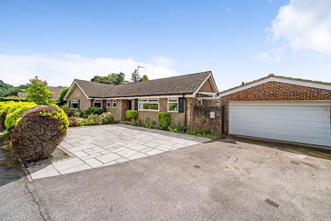 8 Forestdale, Hindhead, GU26 6TA