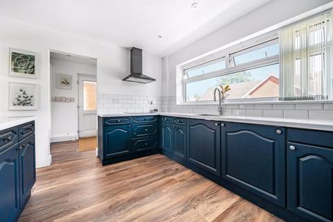 8 Forestdale, Hindhead, GU26 6TA