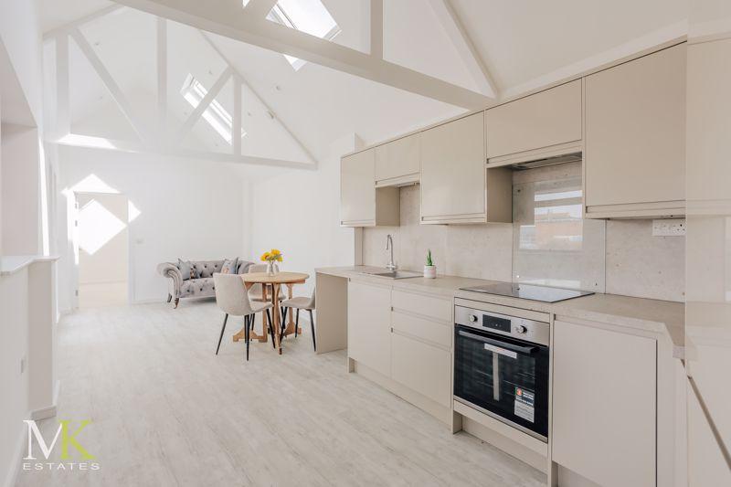 Lymington Road, New Milton BH25 1 bed bungalow £1,000 pcm (£231 pw)