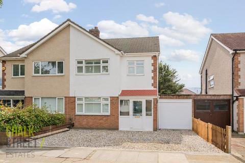 7 Kenway, Rainham, RM13 9PY