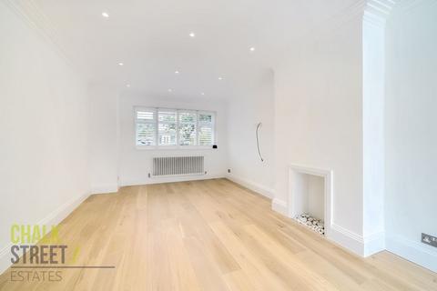 7 Kenway, Rainham, RM13 9PY