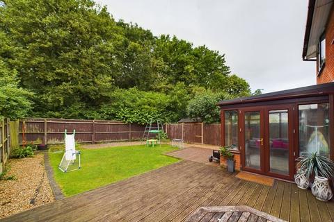 4 bedroom detached house for sale - Pine View, Telford TF2