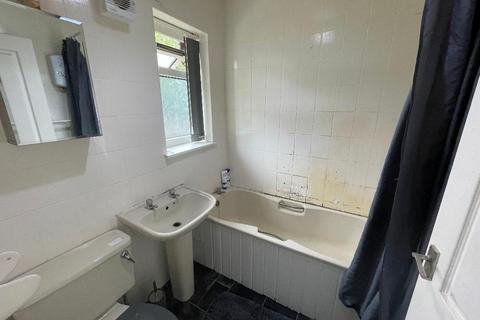 2 bedroom terraced house for sale - Kirkstall Road, Middleton, M24 6EX