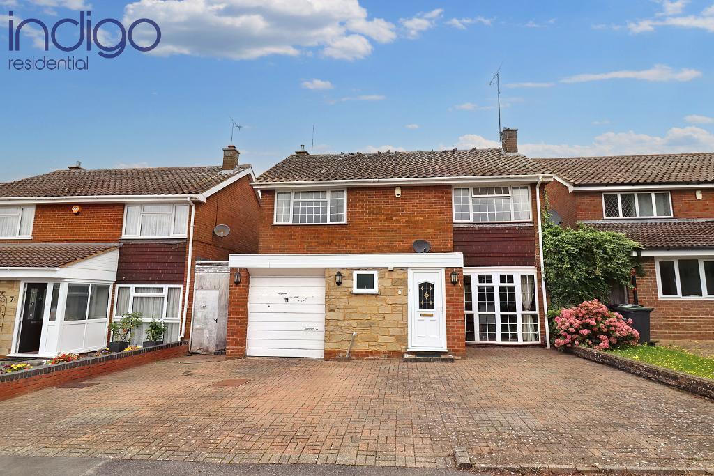 Winton Close, Old Bedford Road Area, Luton, Bedfordshire, LU2 7BJ 4 bed