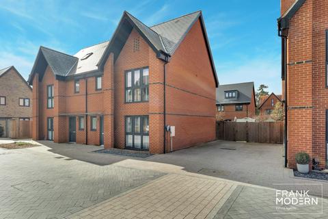 4 Marchment Square, Peterborough, PE3 6QR