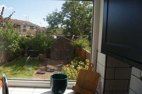 3 bedroom semi-detached house to rent, Lottbridge Drive, Eastbourne BN22