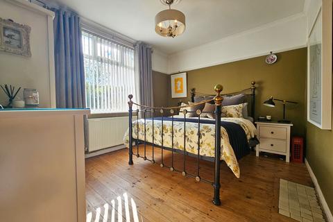 3 bedroom bungalow for sale, Hawthorn Avenue, South Shields